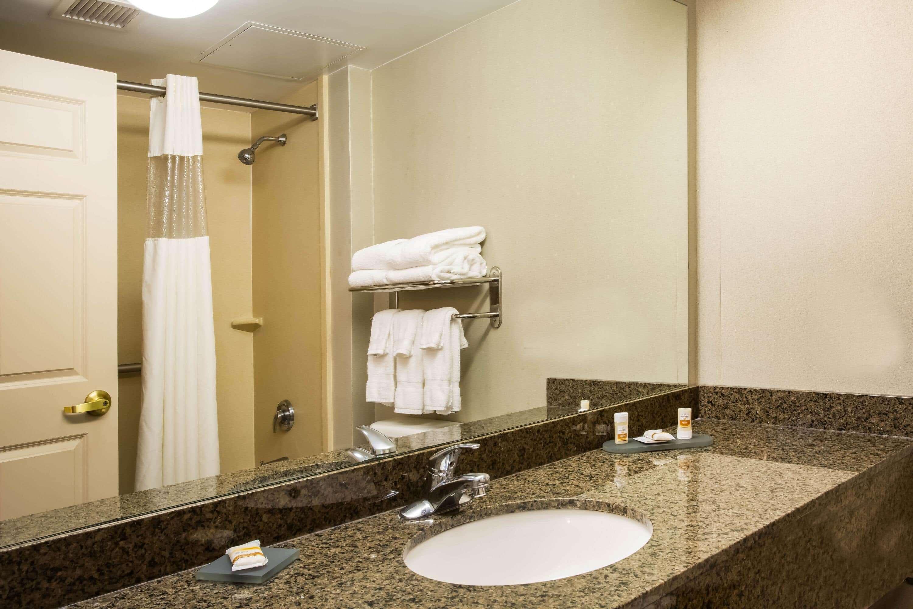 La Quinta By Wyndham Islip - Macarthur Airport Bohemia Eksteriør bilde